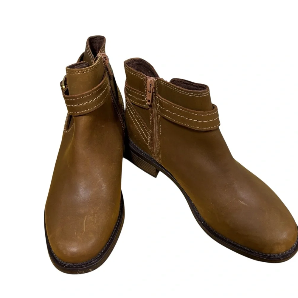 Clarks stylish brown